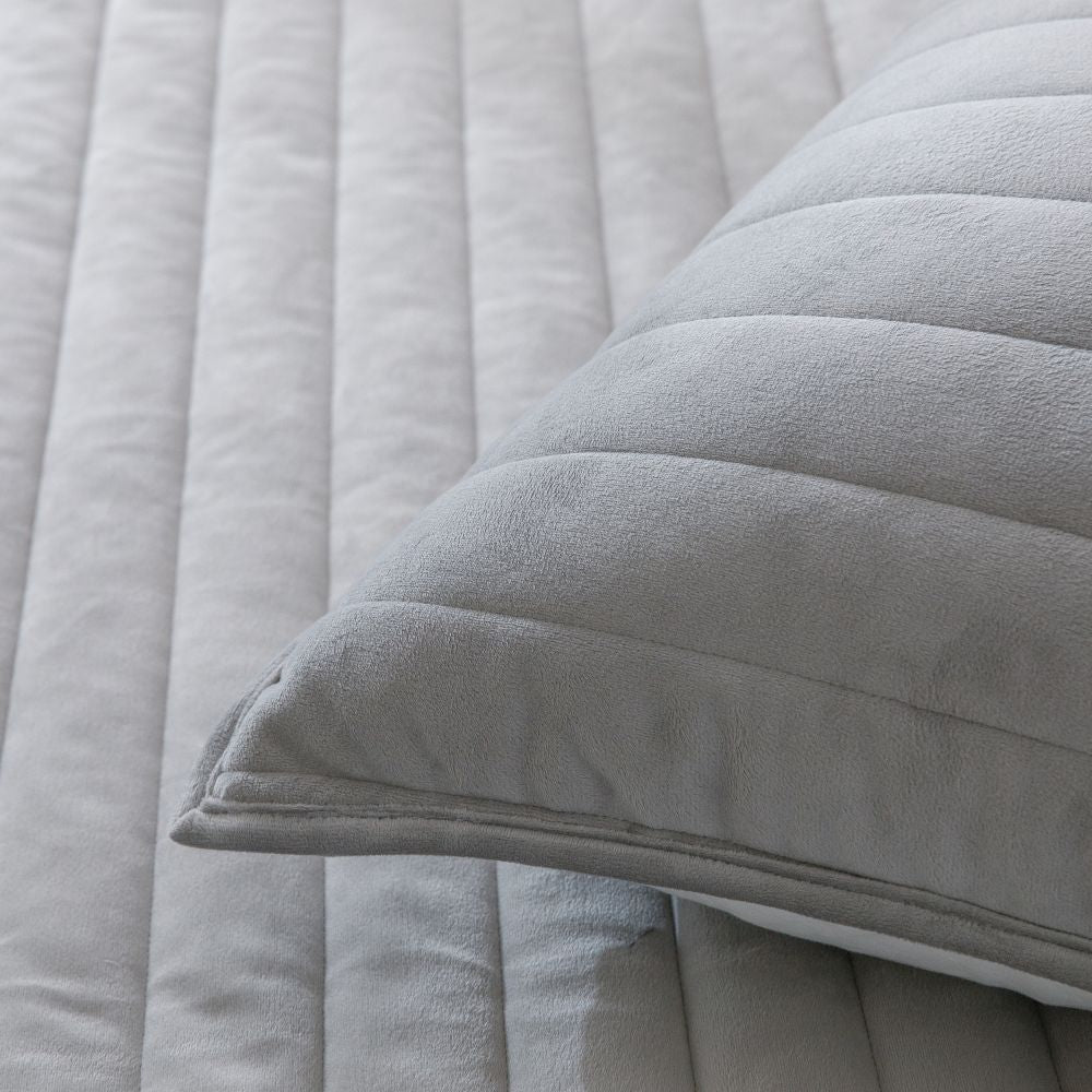 Wonderful Bedding Reversible Luxurious Striped Velvet 3-Piece Comforter Set Wonderful