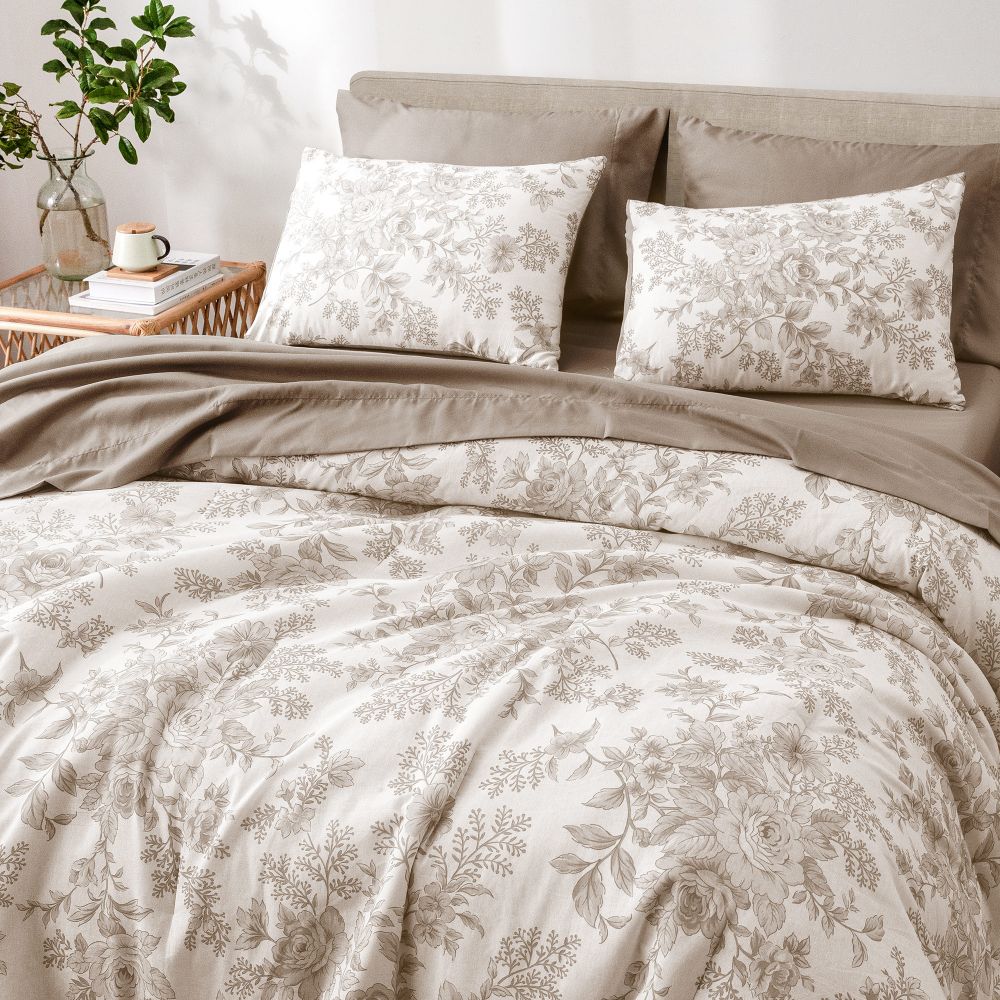 Wonderful Bedding Rose-Patterned Printed 7-Piece Comforter Set Wonderful