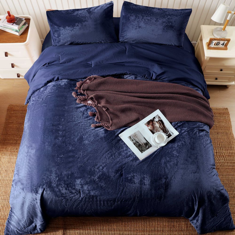 Wonderful Bedding Luxurious Crushed Velvet 3-Piece Comforter Set-