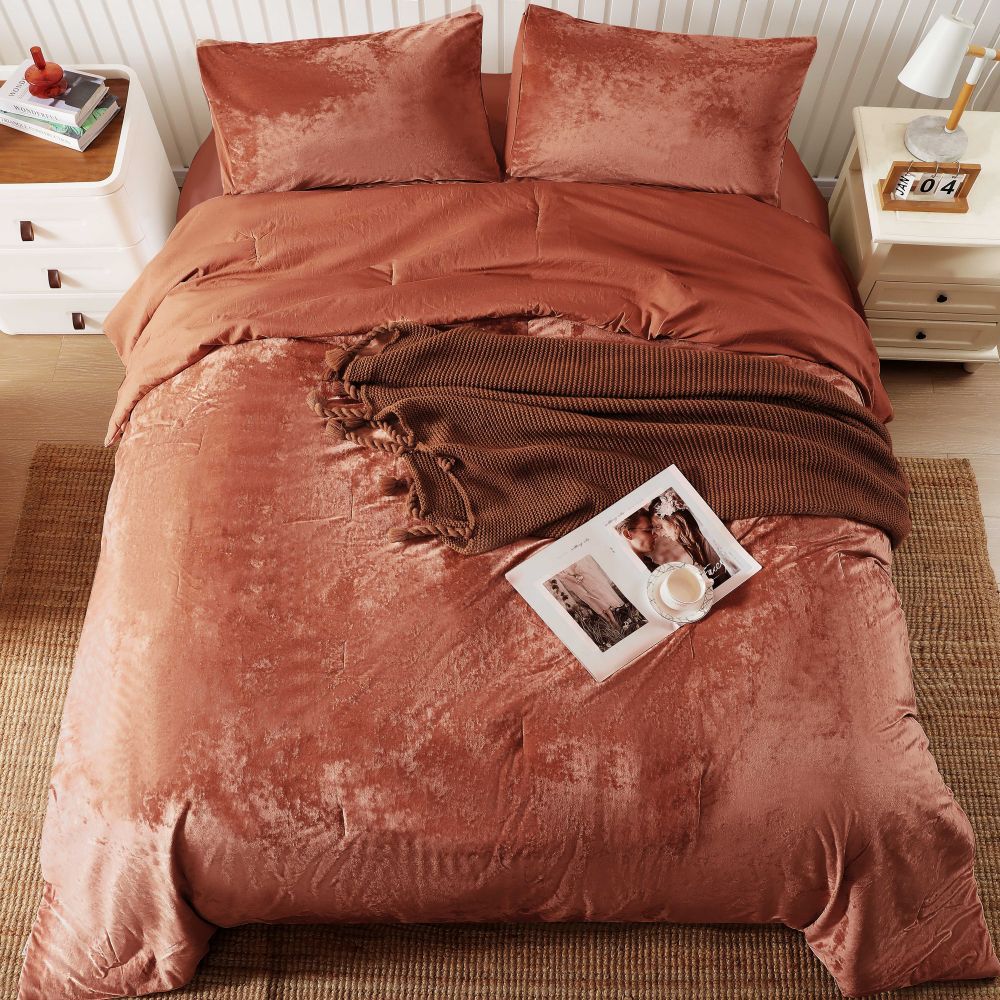 Wonderful Bedding Luxurious Crushed Velvet 3-Piece Comforter Set-