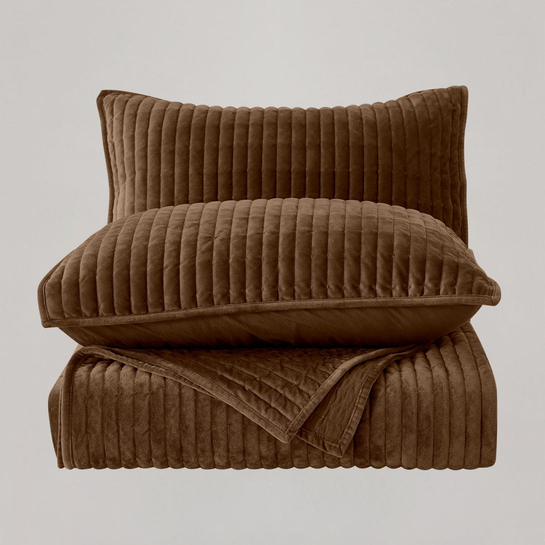 Wonderful 3-Piece Velvet Modern Stripe Quilt Set-
