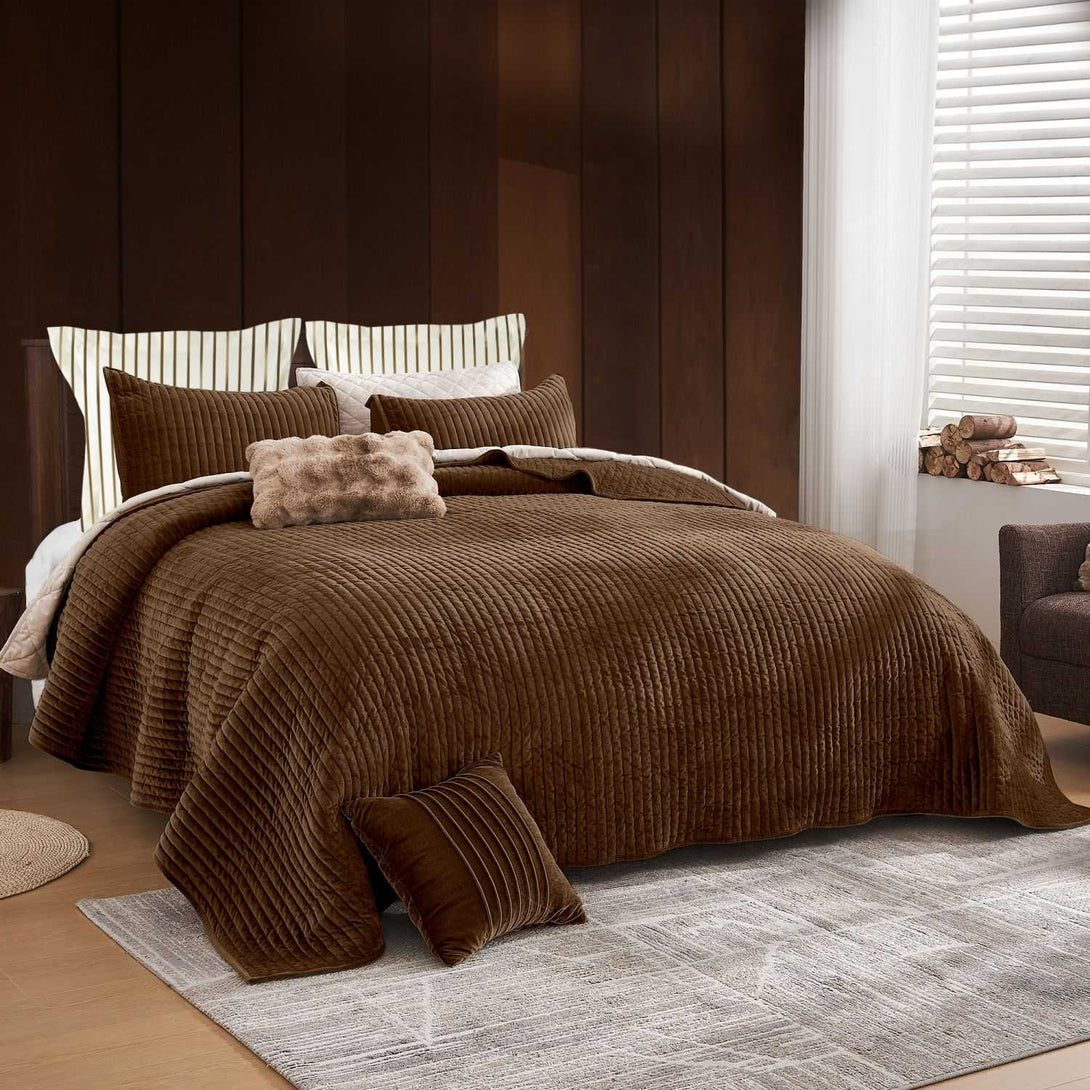 Wonderful 3-Piece Velvet Modern Stripe Quilt Set-