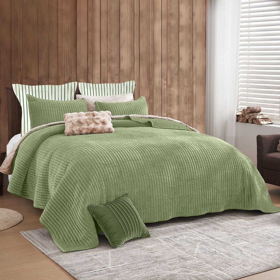 Wonderful 3-Piece Velvet Modern Stripe Quilt Set-