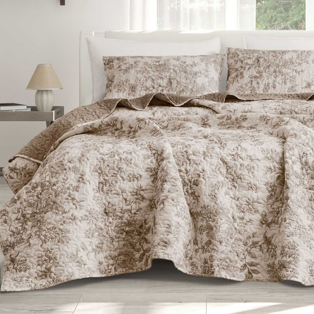 Wonderful Vintage Rose Quilted 3-Piece Bedding Set-